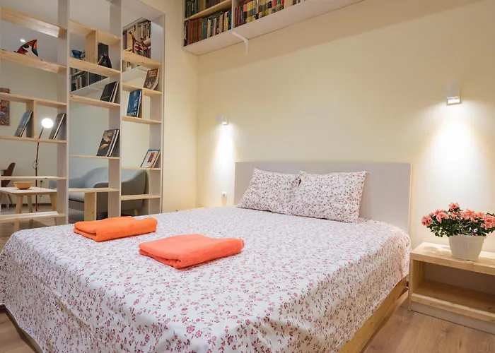 Stylish And Cosy Gem, Center! Sofia