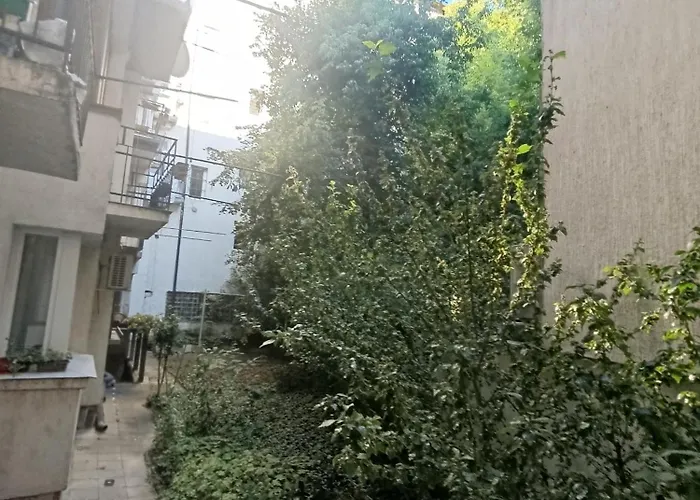 Stylish And Cosy Gem, Center!