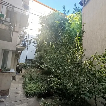 Stylish And Cosy Gem, Center!